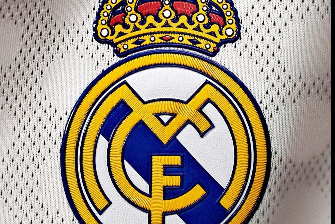 1场欧冠2次被辱！皇马这次能帮维尼修斯讨回公道吗？